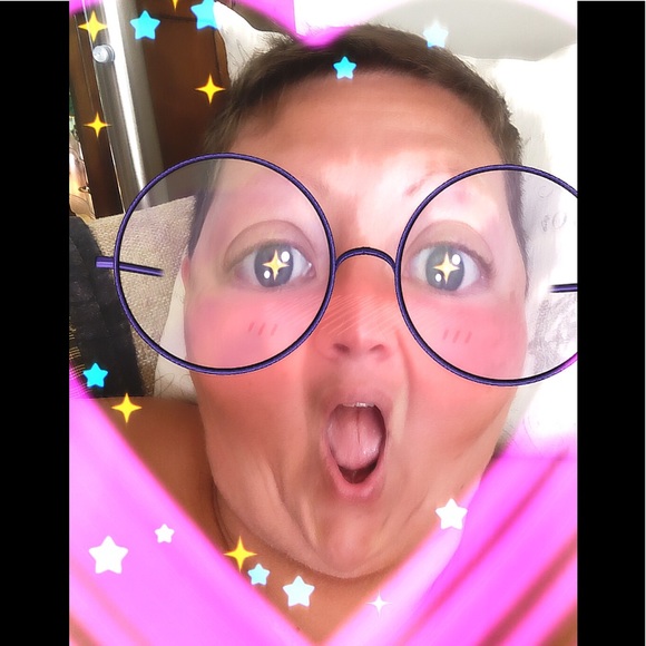 Meet your Posher, Carrie - Picture 4 of 5